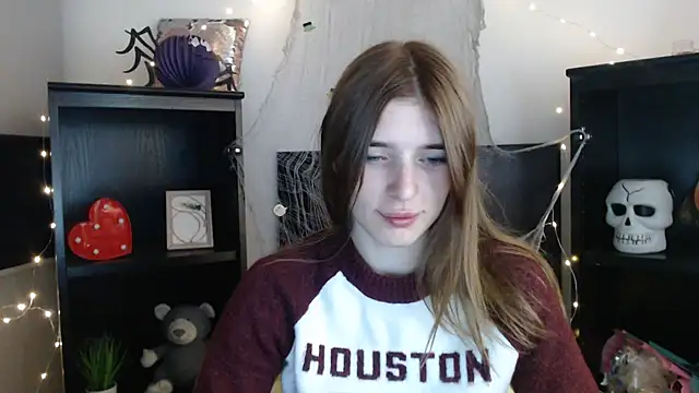 JuiceLips   online show from November 7, 8:19 am