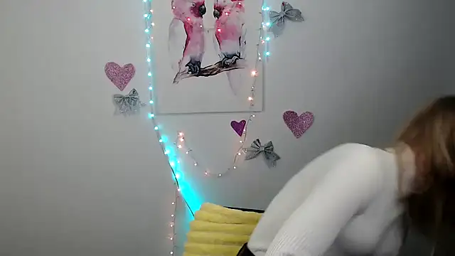 JuiceLips   online show from December 1, 2:07 pm