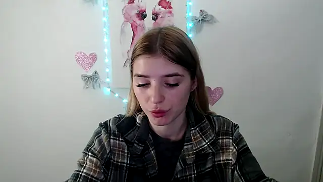 JuiceLips   online show from November 27, 1:55 pm