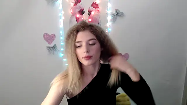 JuiceLips   online show from November 28, 1:33 pm