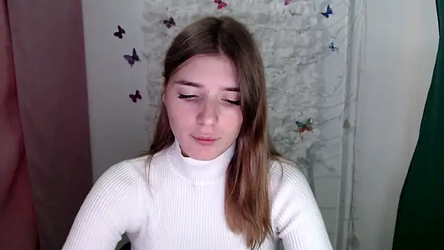 JuiceLips   online show from September 17, 12:40 pm