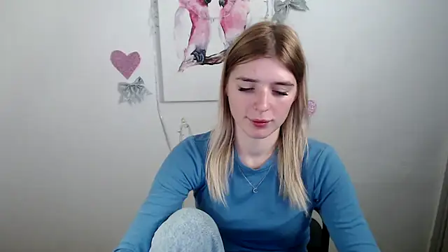 JuiceLips   online show from December 3, 3:22 pm