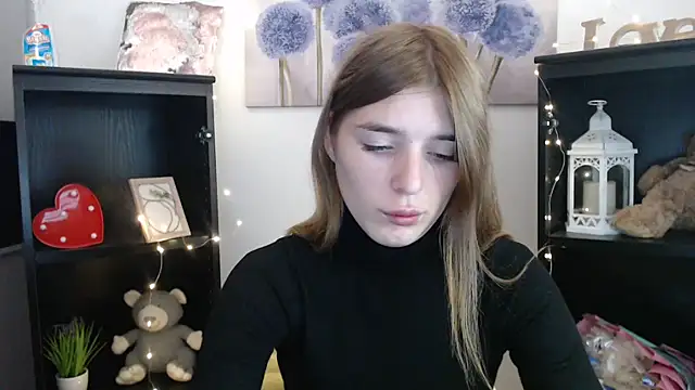 JuiceLips   online show from October 10, 11:33 am