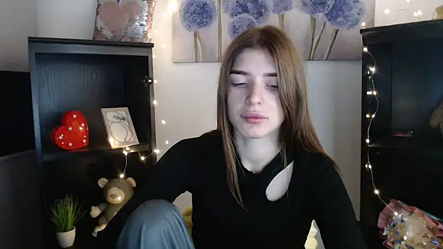 JuiceLips   online show from October 24, 7:18 am