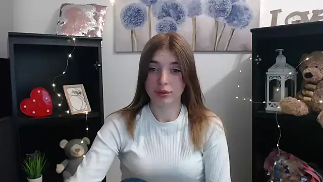 JuiceLips   online show from October 1, 2:10 pm