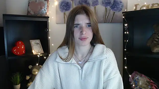 JuiceLips   online show from October 20, 11:55 am