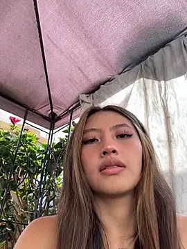 KloePink  online show from December 1, 1:45 pm