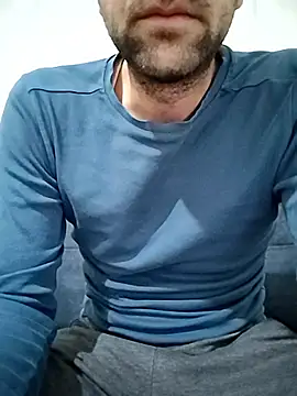 Snapshot of fearleass chatting on November 28, 8:42 pm fearleass online show from November 28, 8:42 pm