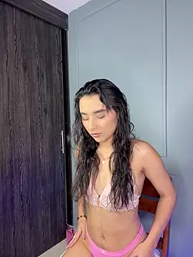 Snapshot of Zafira_Montiel chatting on January 31, 9:24 pm Zafira Montiel online show from January 31, 9:24 pm