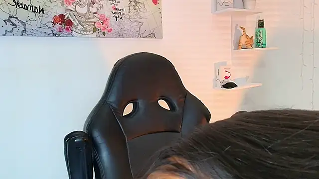 jennifer Scot online show from December 3, 3:07 am