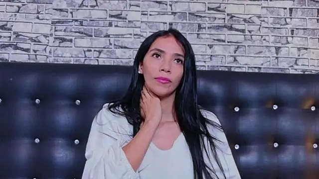 Martina thompson69 online show from October 9, 1:44 pm