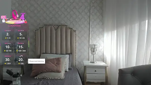 Snapshot of SkinnyGirl_28 chatting on February 27, 7:14 pm SkinnyGirl 28 online show from February 27, 7:14 pm