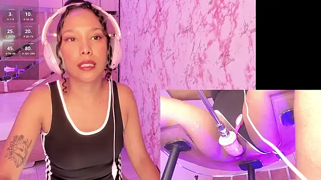 NovaLyn online show from November 29, 9:04 pm