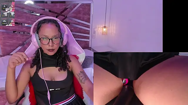 NovaLyn online show from November 4, 4:16 am