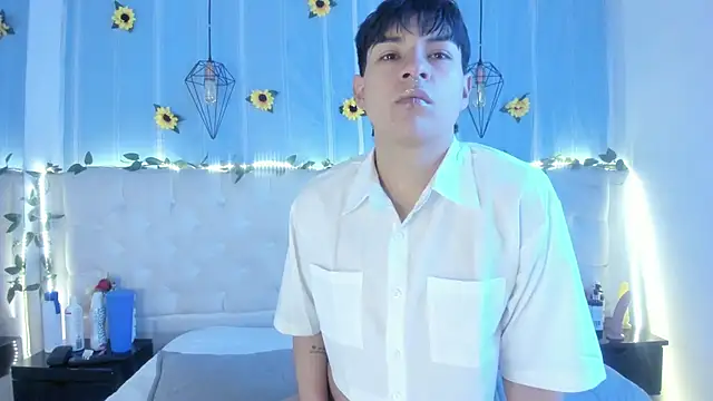 AleAurarashi online show from October 19, 4:04 am