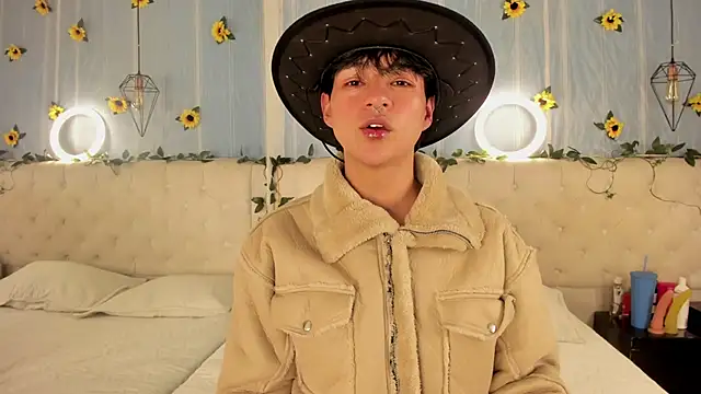 AleAurarashi online show from November 14, 6:06 am