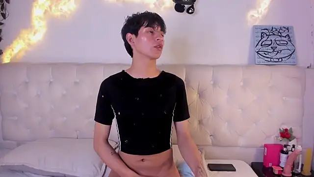 Snapshot of AleAurarashi chatting on December 21, 9:55 am AleAurarashi online show from December 21, 9:55 am