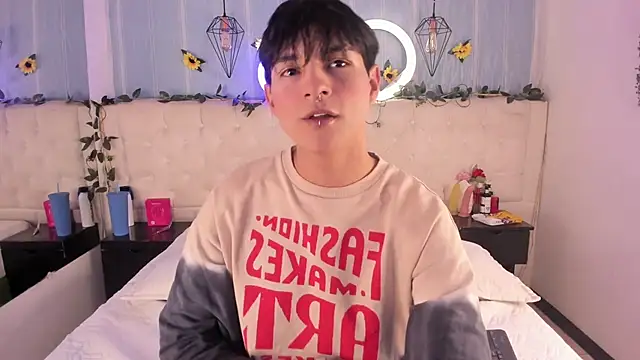 AleAurarashi online show from November 26, 6:02 am