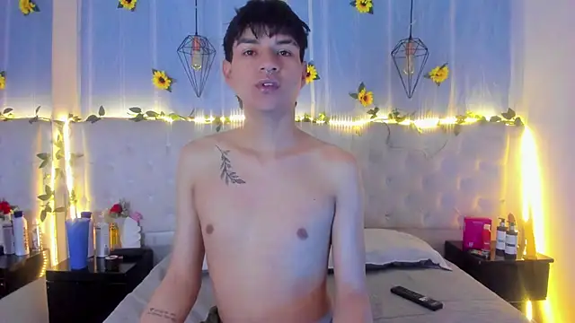 AleAurarashi online show from October 21, 8:03 am