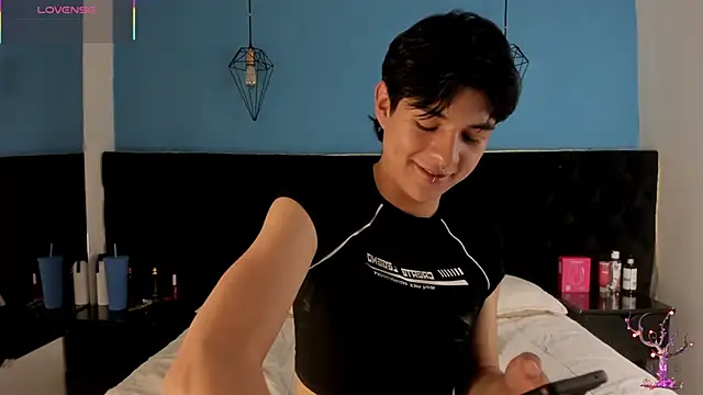 AleAurarashi online show from October 2, 11:30 pm