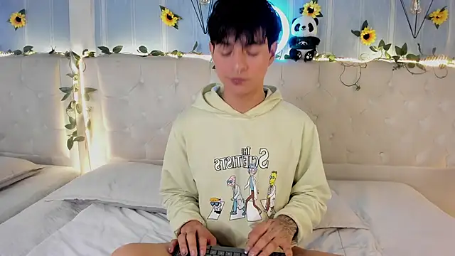 AleAurarashi online show from December 1, 4:57 am