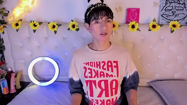 Snapshot of AleAurarashi chatting on February 9, 3:37 am AleAurarashi online show from February 9, 3:37 am