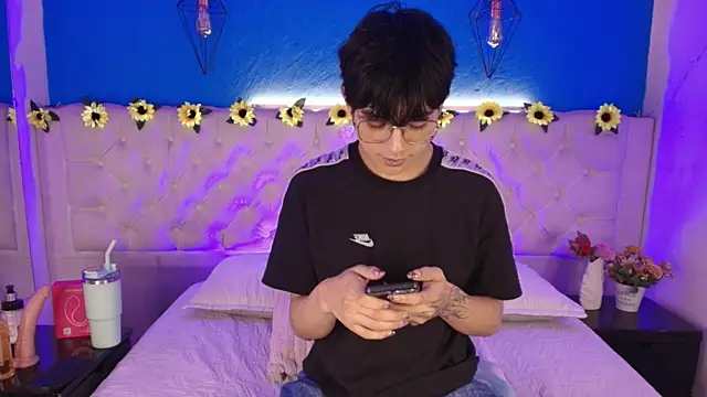 AleAurarashi online show from April 8, 8:38 am