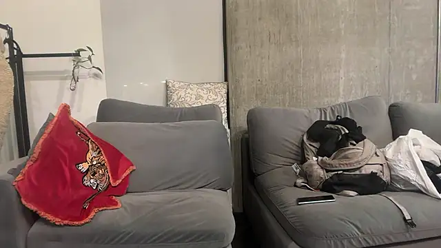 Hothotboyg online show from March 8, 1:36 pm