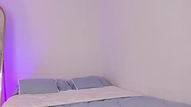 elzafuentes1 online show from February 20, 8:11 pm