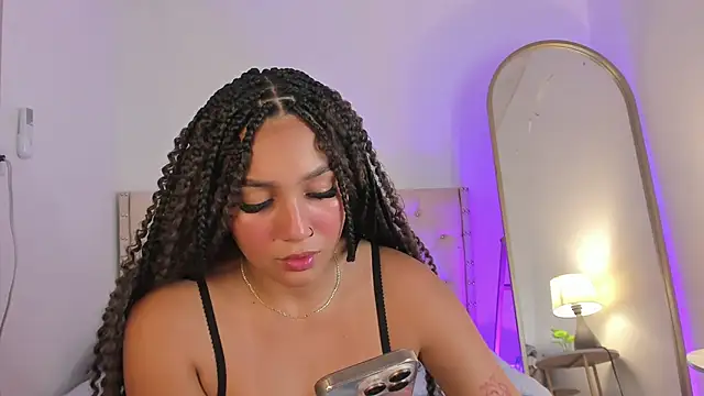 Snapshot of elzafuentes1 chatting on May 22, 9:35 pm elzafuentes1 online show from May 22, 9:35 pm