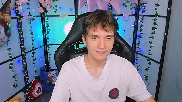 Snapshot of Ethan_Rivers chatting on September 13, 5:51 am Ethan Rivers online show from September 13, 5:51 am