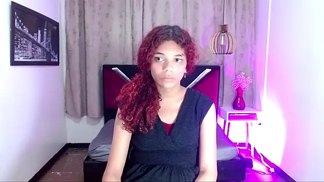 Snapshot of luisa__torres chatting on June 25, 3:15 am luisa torres online show from June 25, 3:15 am