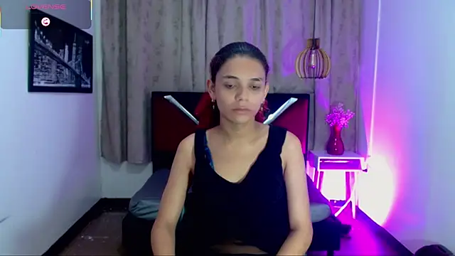 Snapshot of luisa__torres chatting on June 21, 3:01 am luisa torres online show from June 21, 3:01 am