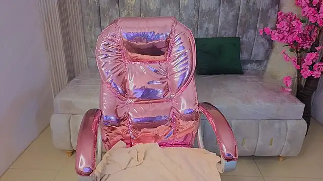 kim lush s online show from March 30, 8:21 pm