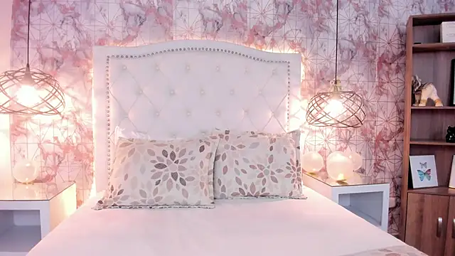 ScarletMore online show from February 12, 1:00 pm