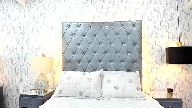 ScarletMore online show from April 21, 12:34 pm