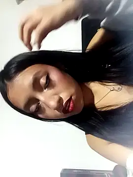 Luna Moo  online show from September 26, 4:30 am