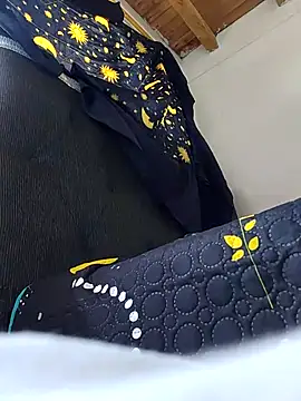  yefez online show from April 4, 6:58 pm