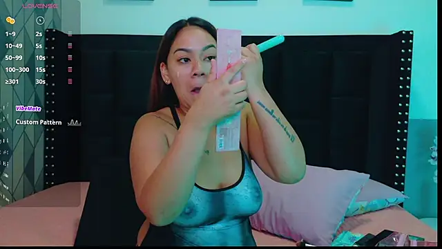 mamaneedsfun online show from September 18, 1:03 pm