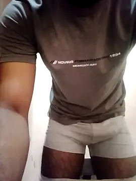 hornyboywithabs online show from April 12, 3:32 am