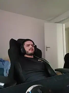 EyesNeverLies online show from October 31, 7:38 am