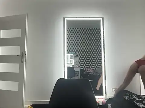 Snapshot of FluffySlutt chatting on January 13, 1:26 pm FluffySlutt online show from January 13, 1:26 pm