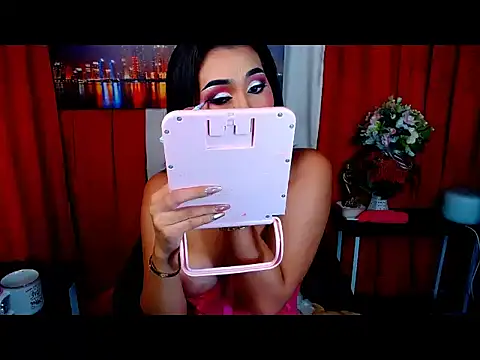 Snapshot of Tiarrafoxs chatting on September 16, 9:21 am Tiarrafoxs online show from September 16, 9:21 am