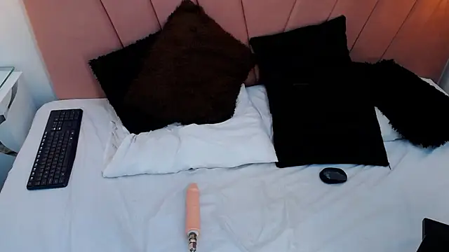 miss m1a online show from November 28, 11:54 am