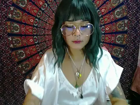 Delliriummm online show from March 5, 7:27 am