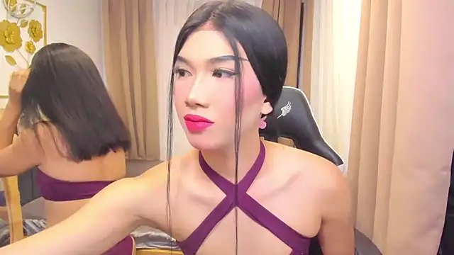 Snapshot of MaxCollins chatting on January 12, 2:07 am MaxCollins online show from January 12, 2:07 am