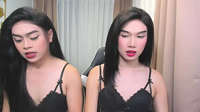 Snapshot of MaxCollins chatting on January 7, 9:53 pm MaxCollins online show from January 7, 9:53 pm