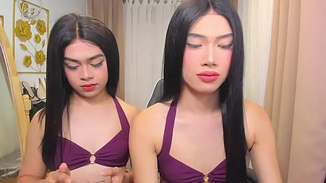 Snapshot of MaxCollins chatting on January 15, 12:14 am MaxCollins online show from January 15, 12:14 am