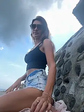 MissBinx online show from October 5, 5:09 am