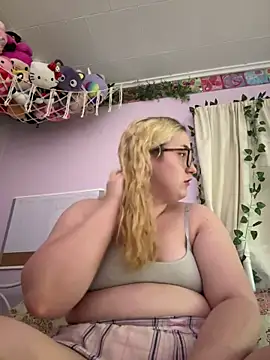 Snapshot of imawhorenslut19 chatting on June 6, 2:28 am imawhorenslut19 online show from June 6, 2:28 am